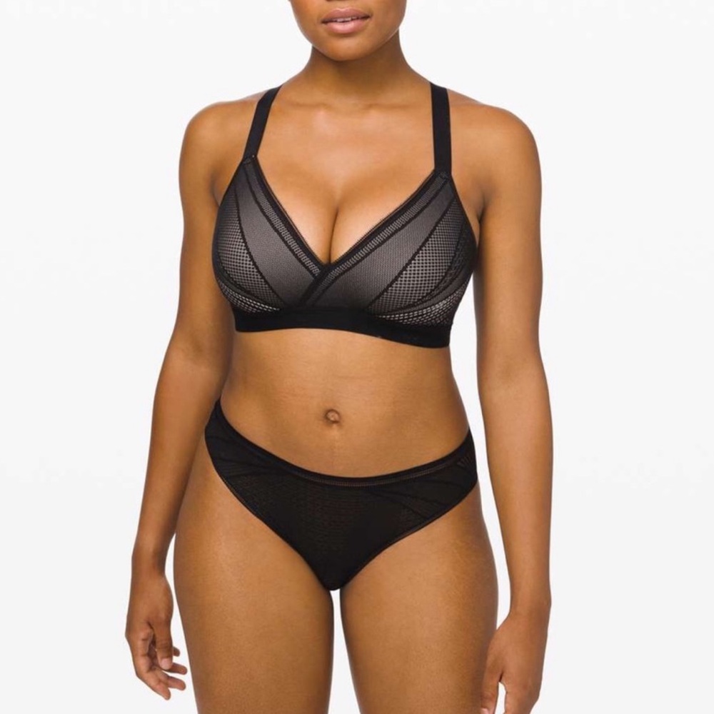 Lululemon awake to lace sport bra